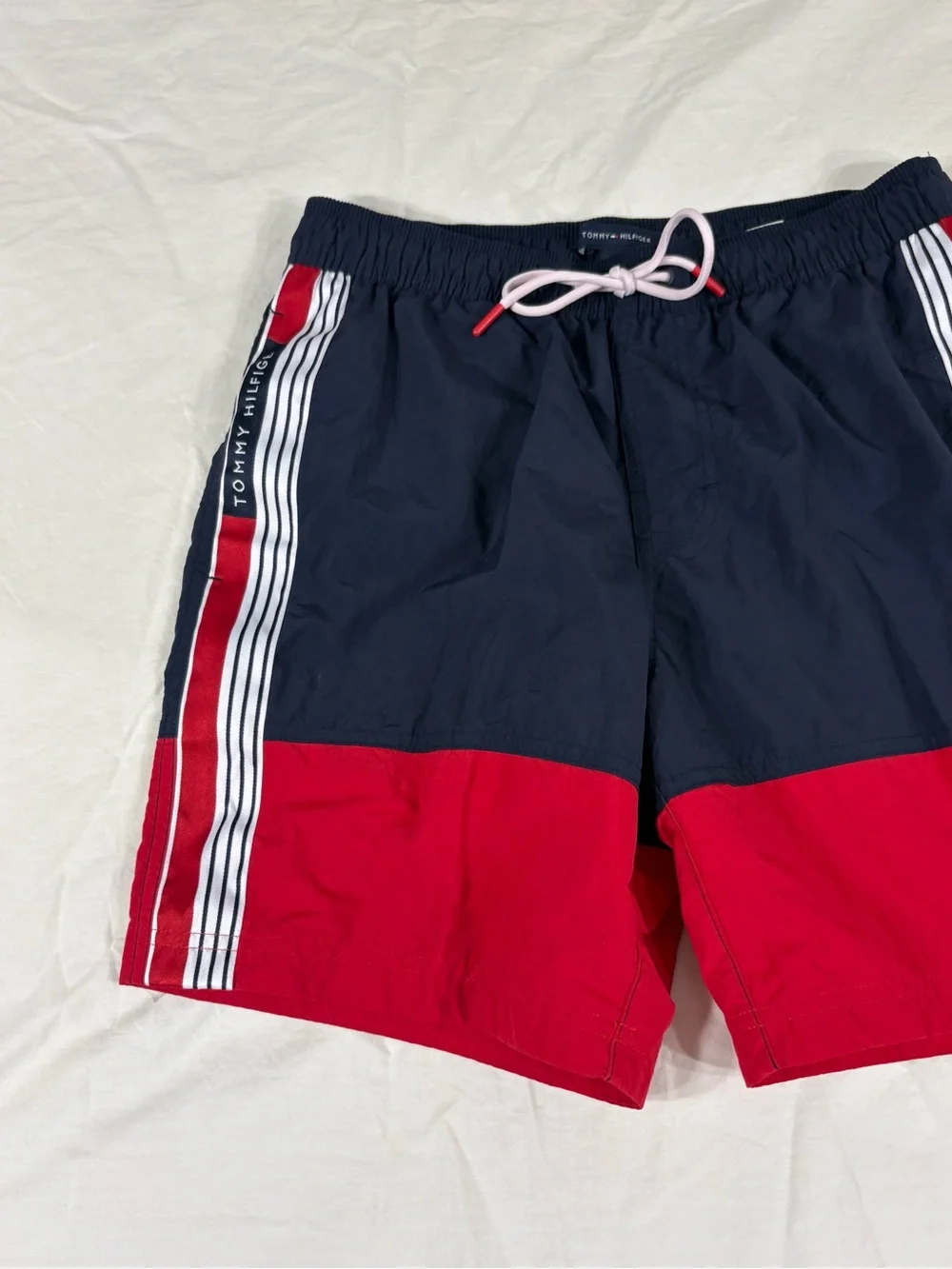 Tommy Hilfiger Mens Blue\Red Swin Shorts Size S